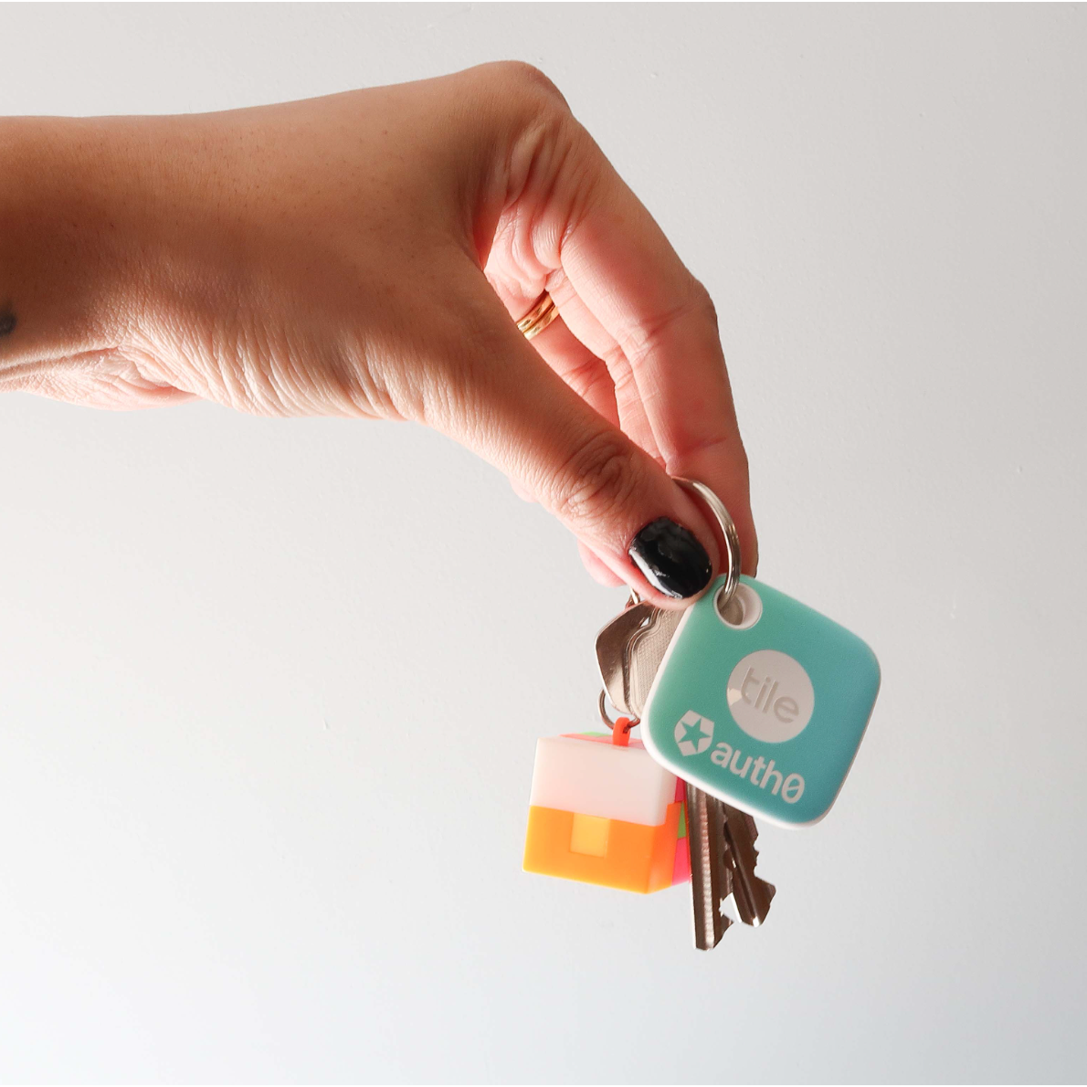 Tile™ Mate Black and White London