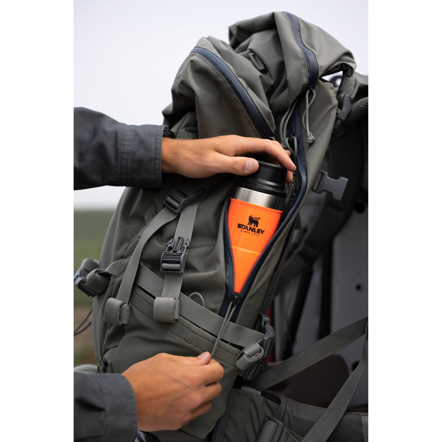 Stanley Trigger Action Travel 0.47L Mug Black and White London