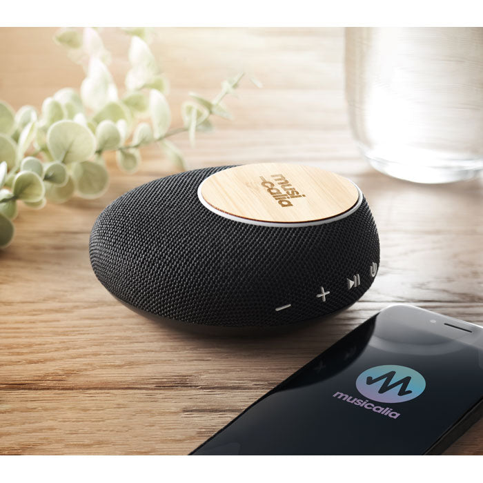 Engraved 2-in-1 Wireless Speaker & Wireless Charger Speakers Black and White London
